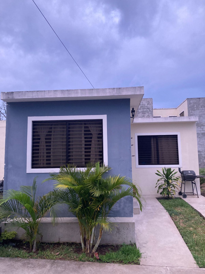 Casa y Terreno en Venta en Escuintla, Guatemala - Image 1