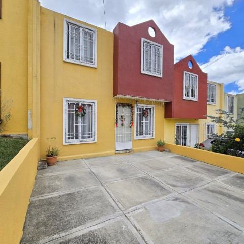 Casa en Venta Alamedas de Santa Clara Villa Nueva - Image 1