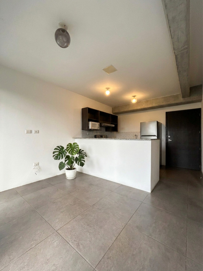 Venta de Apartamento en Edificio Fabrá zona 10 - Image 1