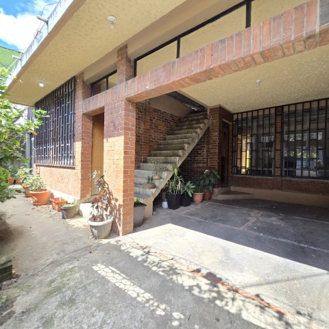 Casa en Venta Zona 11 Carabanchel - Image 1