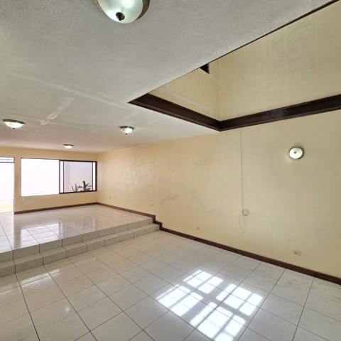 Casa en Venta Lomas de San Jacinto Zona 10 de Mixco