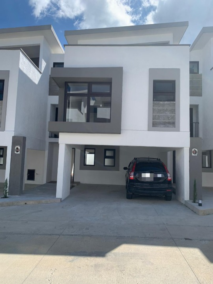 En renta casa  en  Km. 16.5 Entrada Olmeca, Fraijanes