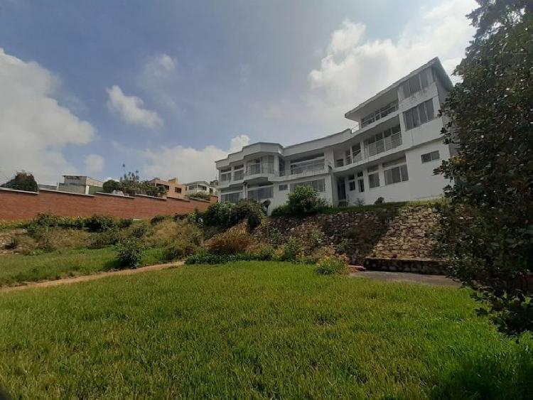Mansión en Renta o Venta en Santa Catarina Pinula