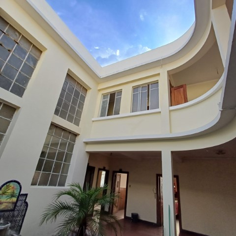 Casa en Renta para Oficinas en Centro Histórico Zona 1 - Image 1