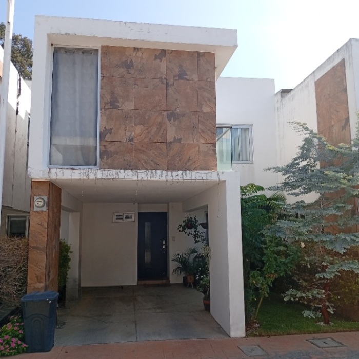 Casa en venta en zona 6 de San Miguel Petapa - Image 1