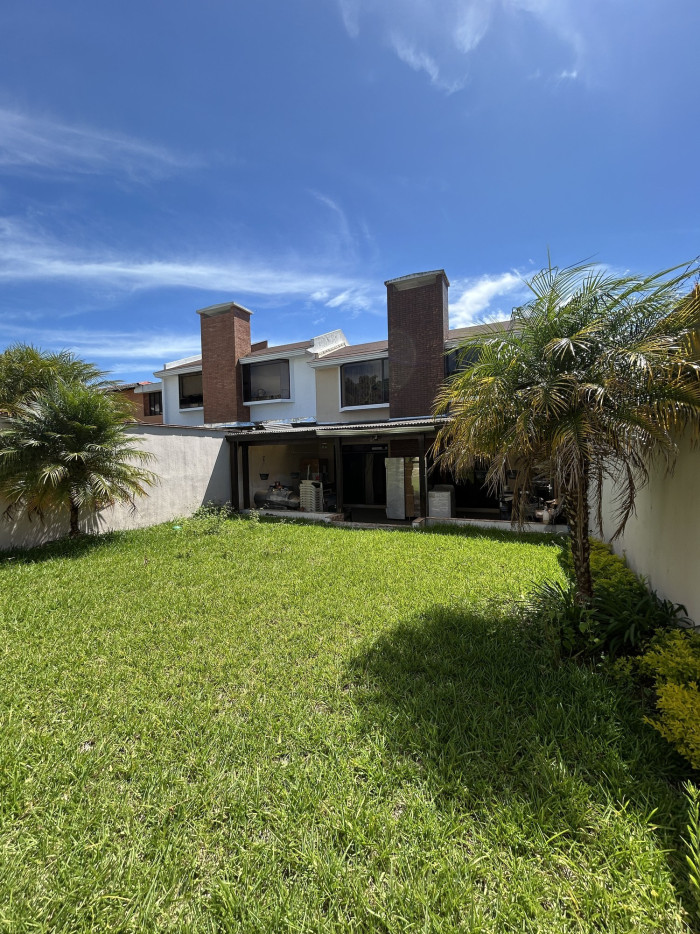 Casa en Venta en San Cristobal Sector B4 - Image 1