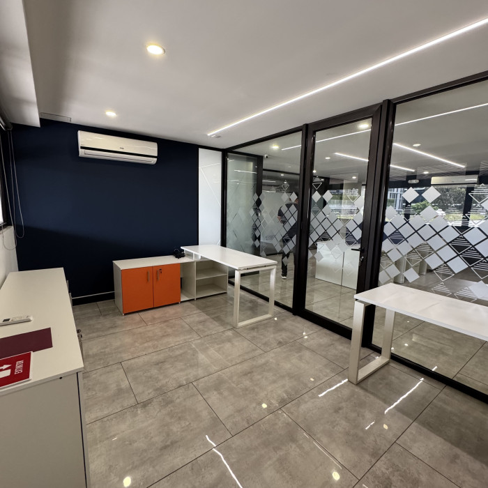 Oficina Comercial en Renta Geminis zona 10