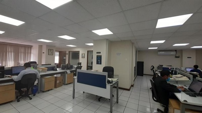 Oficina en Venta Zona 10 en zona hotelera y empresarial - Image 1