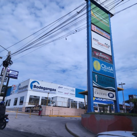 Local Comercial en Venta Plaza San Rafael Zona 18 - Image 1