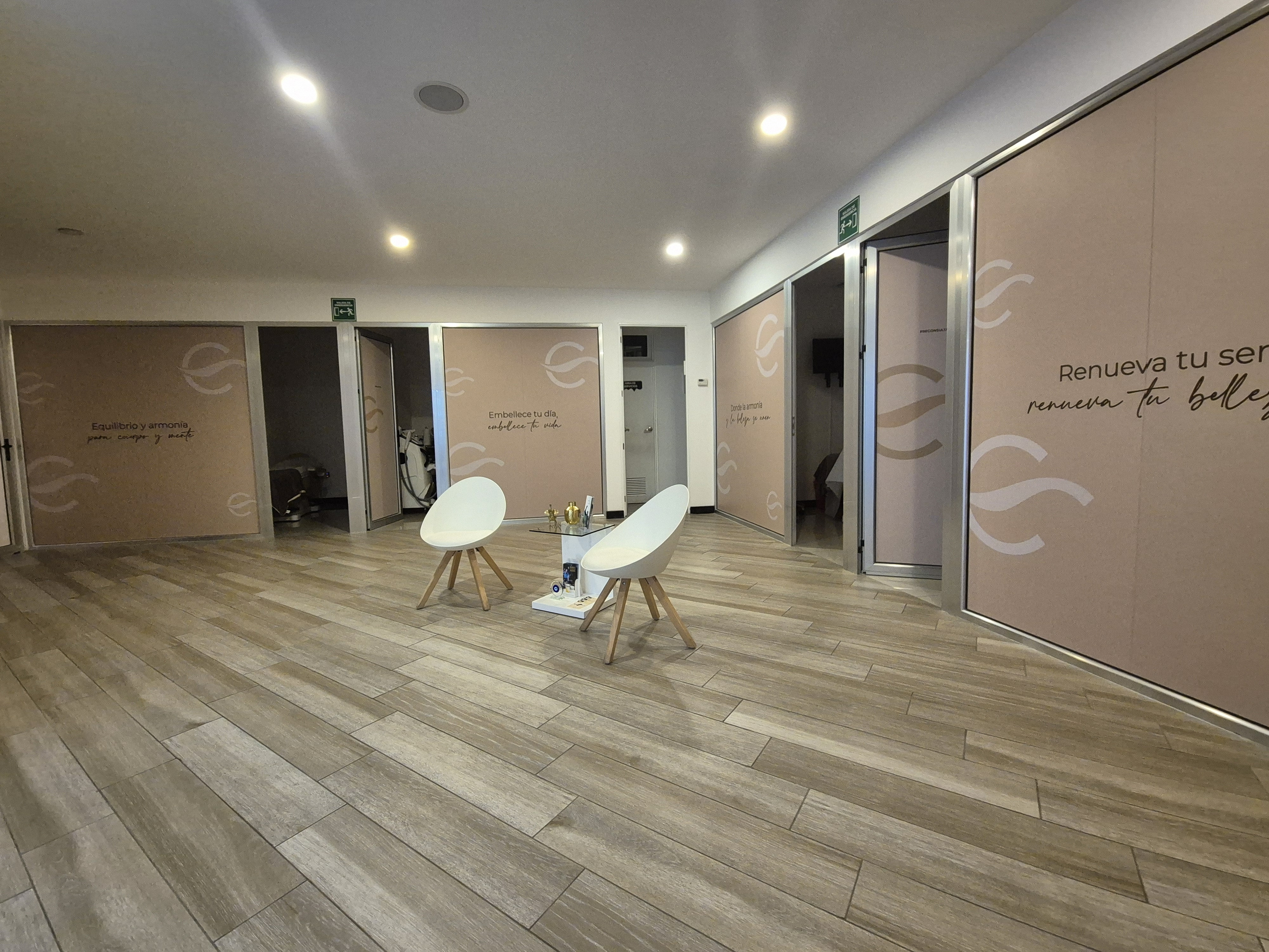 Clinicas en Alquiler en Plaza Comercial de zona 13 - Image 1