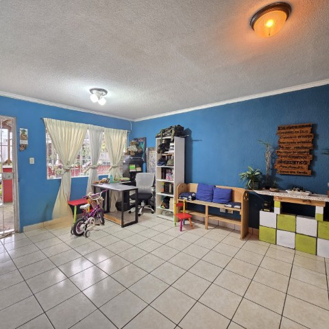 Casa en Venta Residenciales San José, Guatemala - Image 1