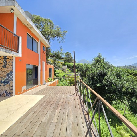 Casa en Venta con Vista Panorámica al Lago de Amatitlán - Image 1