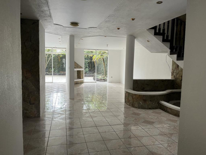 Casa en Venta en Condominio de Fraijanes - Image 1
