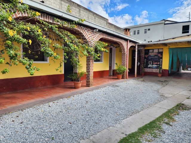 Casa en Venta Zona 11 para Uso Comercial - Image 1