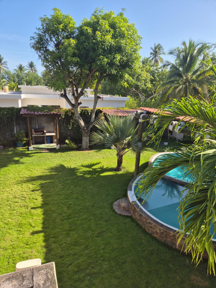 Casa Vacacional Amueblada en Venta en Iztapa - Image 1