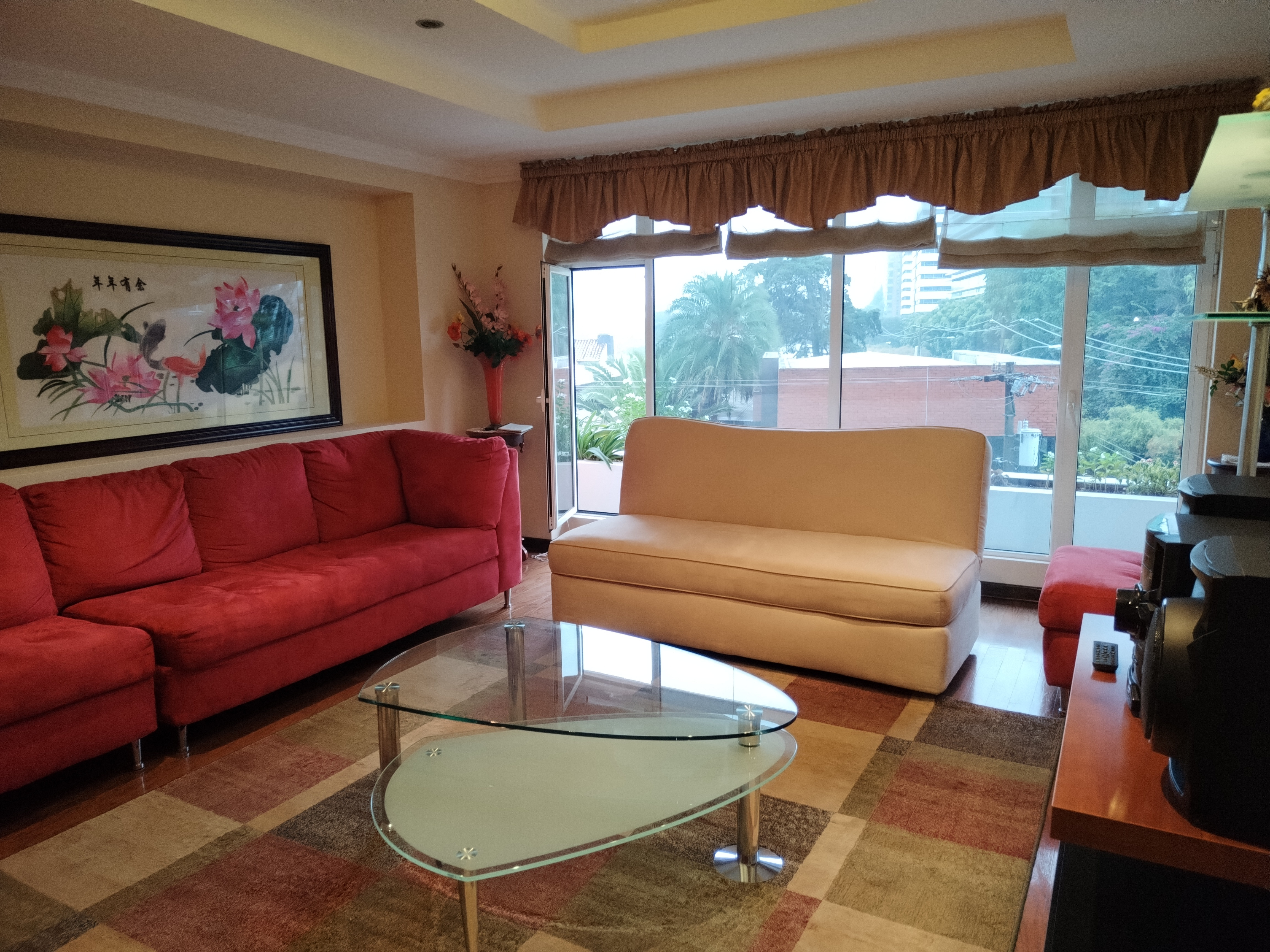 Apartamento en venta zona 10 con 3 habitaciones - Image 1