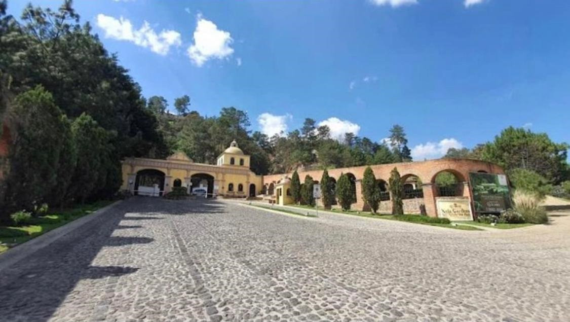Preciosa casa en venta en condominio en Quetzaltenango - Image 1