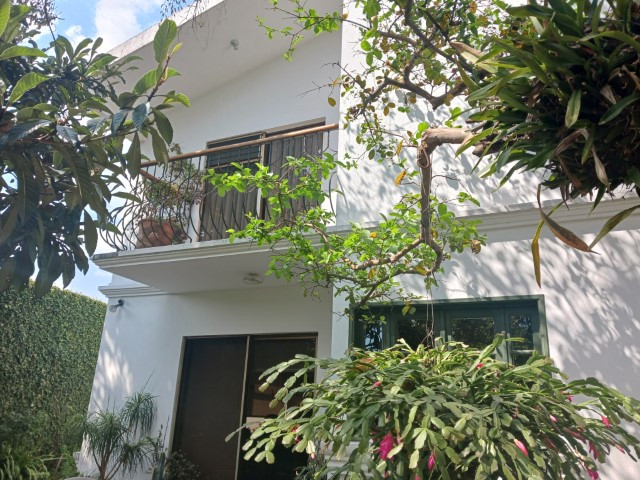 Casa y Apartamento en Venta Colonia Cotió Zona 2 Mixco