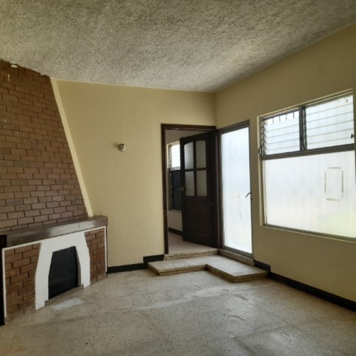 Casa para Uso Comercial en Venta Villa Nueva - Image 1