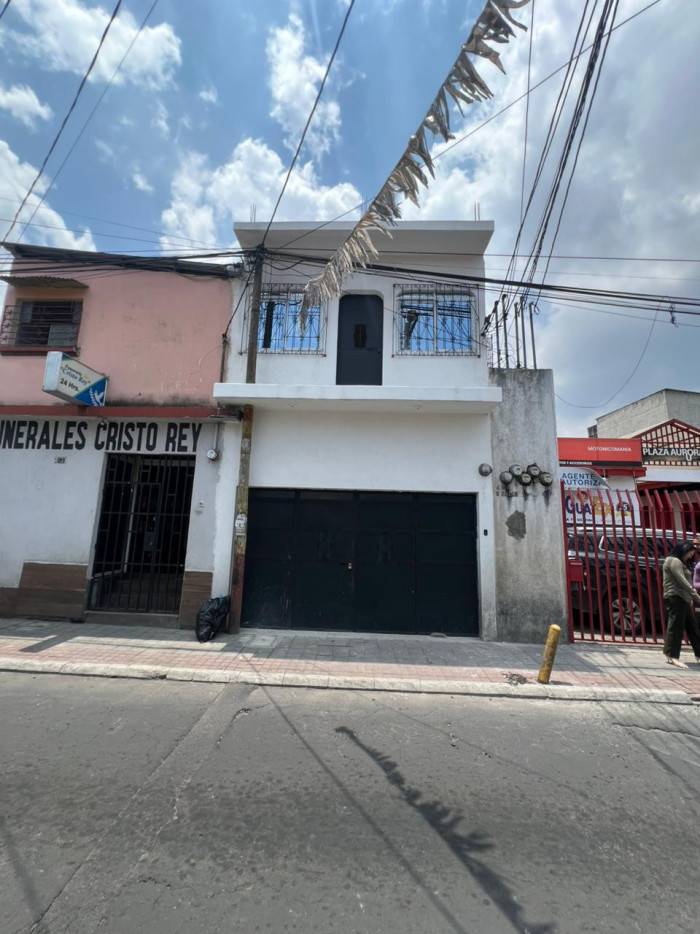 Casa con uso de suelo comercial. - Image 1