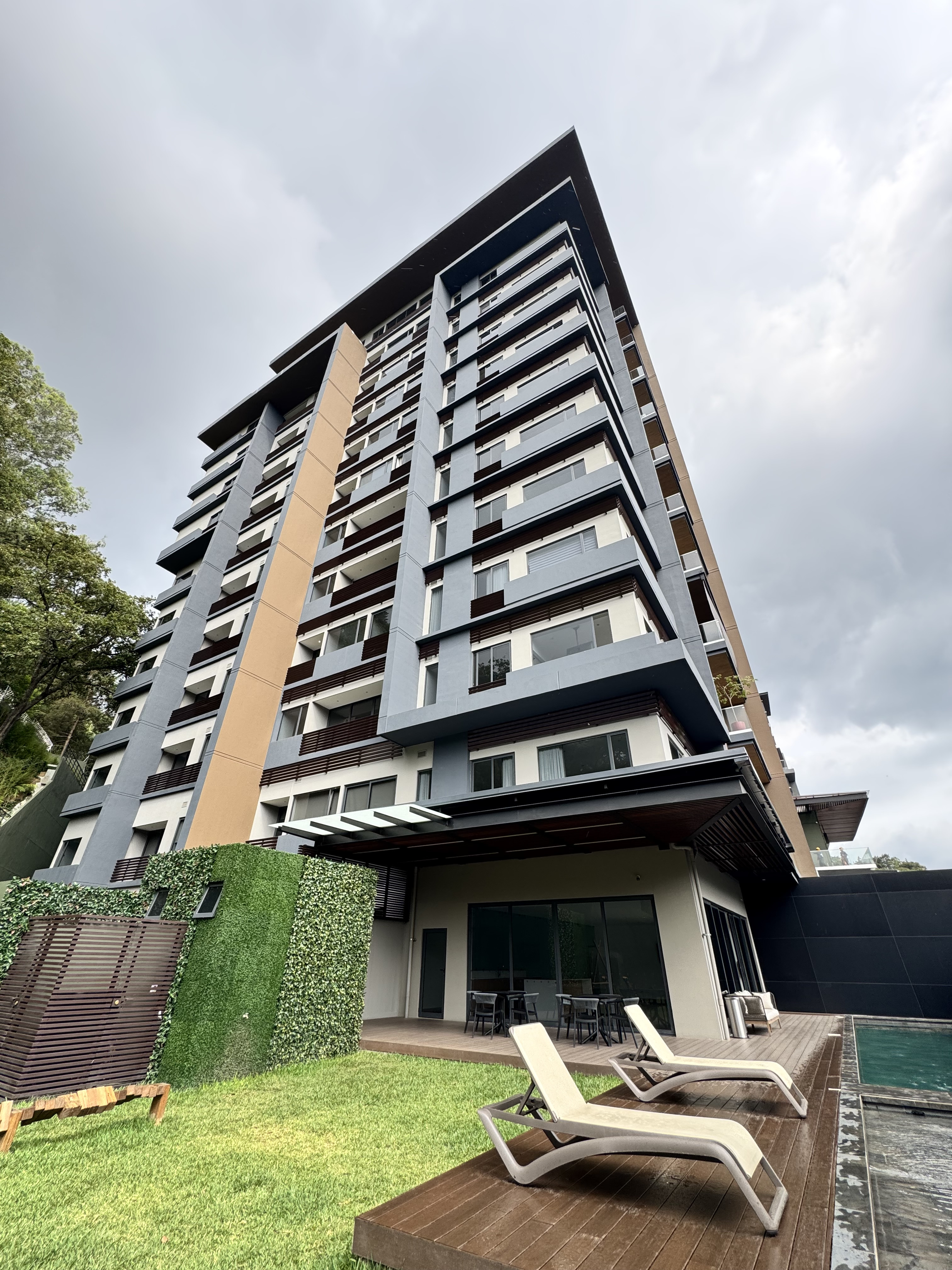 Apartamento en Venta Spazio Zona 15 Vista Hermosa 3 - Image 1