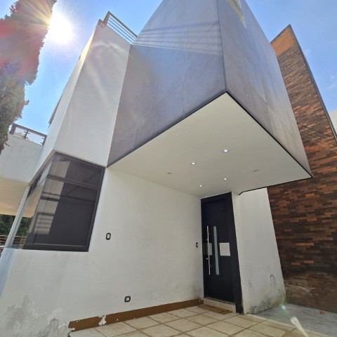 Casa en Venta San Cristóbal Valle Dorado Bulevar Sur - Image 1