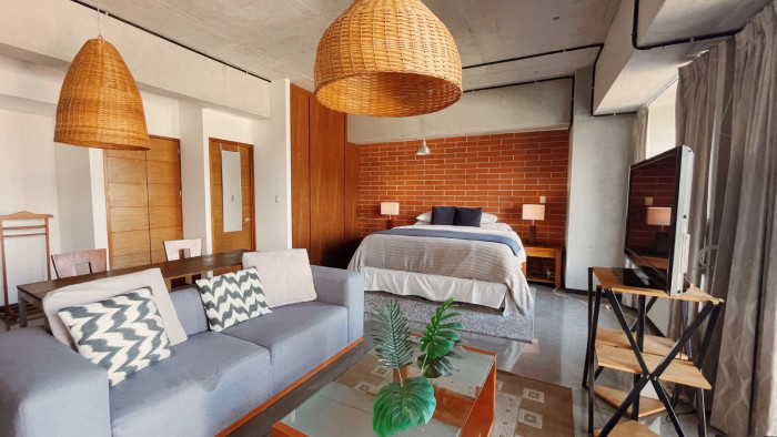 Renta de apartamento amoblado, Cuatro Venezia, zona 4.
