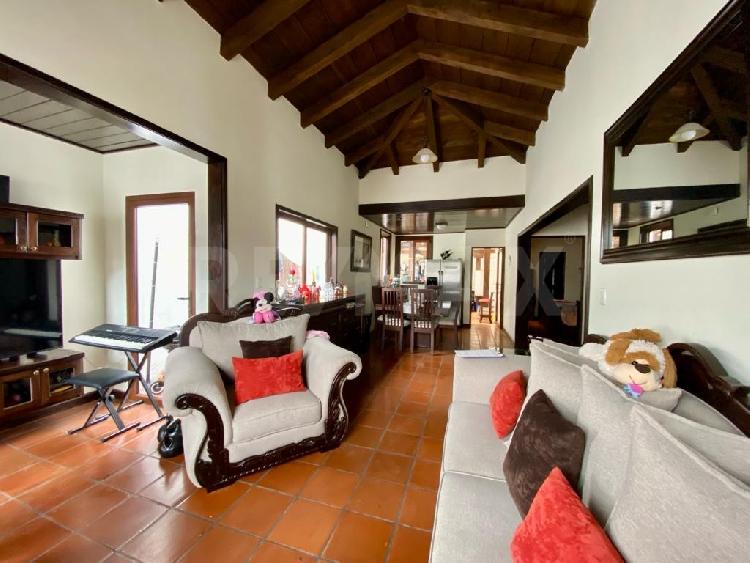 BONITA CASA EN VENTA EN EL CAFETAL