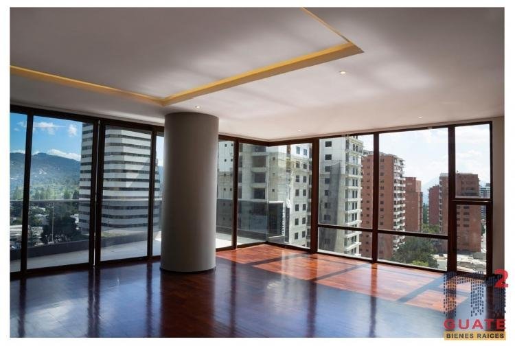 Apartamento de 210.26 m2 en Venta, Zona 14