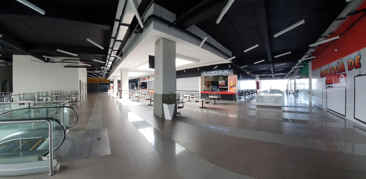 Renta local comercial en zona 7 Calzada San Juan - Image 1