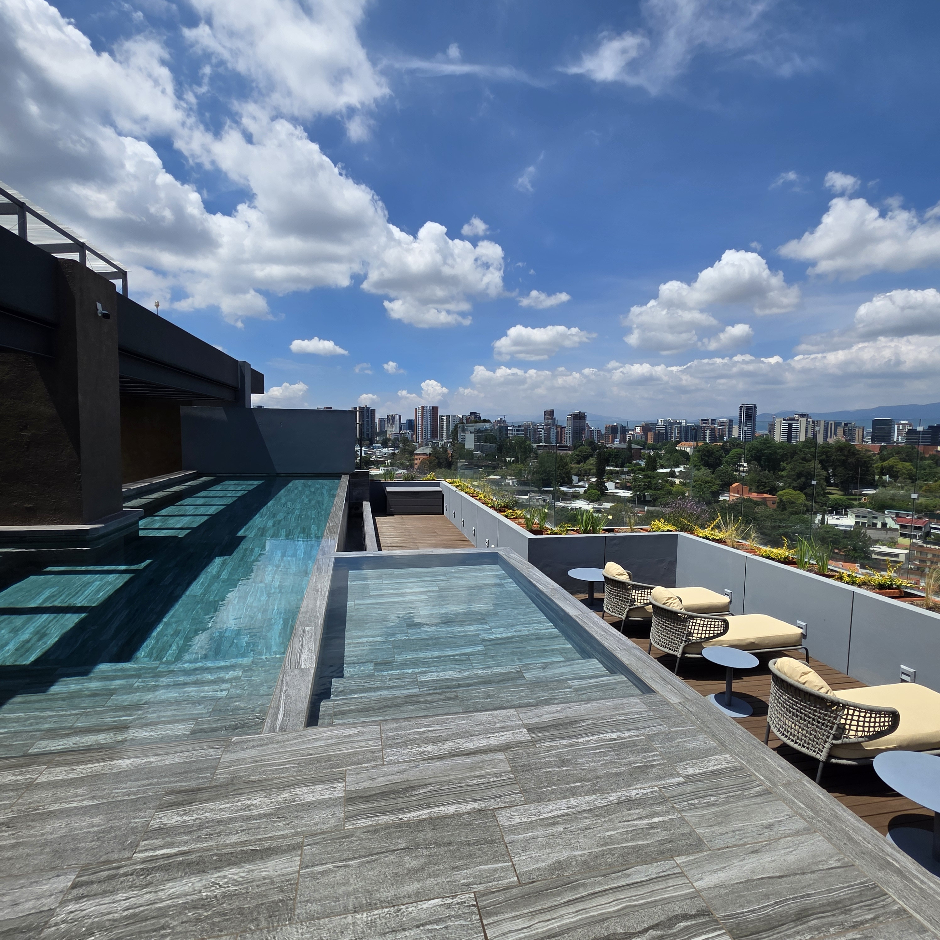 Apartamento equipado en venta Triva Zona 15 Guatemala - Image 1