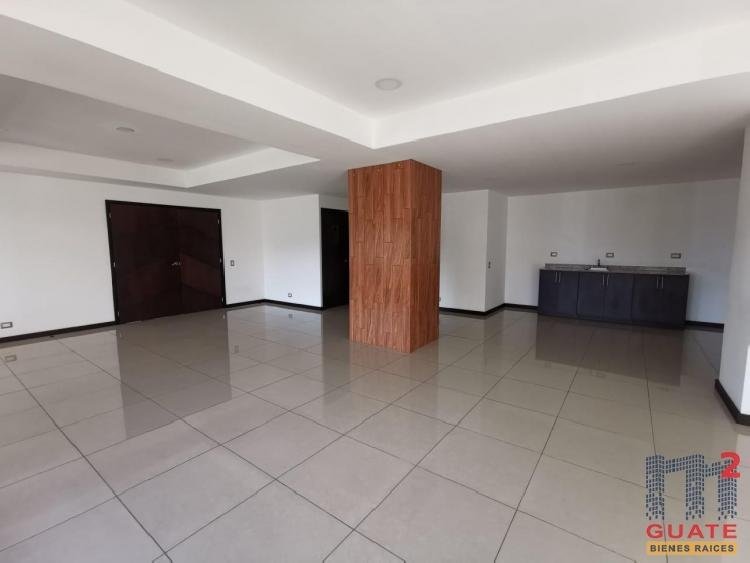 Apartamento de 121 m2 de construcción en Renta, Zona 15