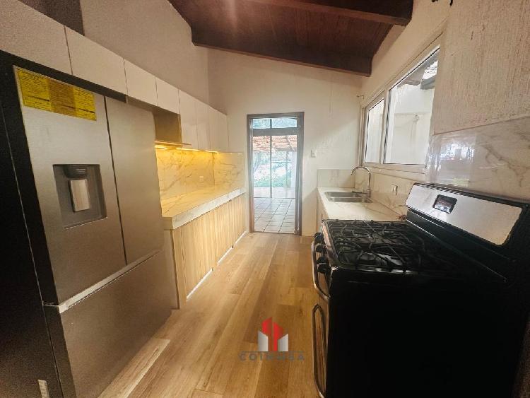 Casa en renta zona 10