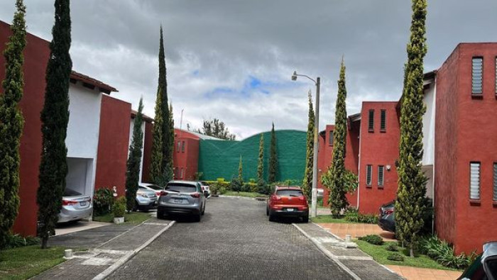 CASA EN CONDOMINIO ZONA PRADERA  ZONA 10 