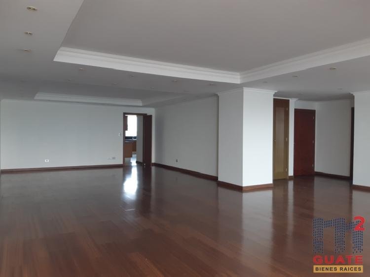 Apartamento de 375 m2 de construcción en Renta, Zona 14
