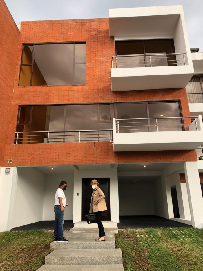 Casa en Renta Cañadas de San Isidro zona 16 