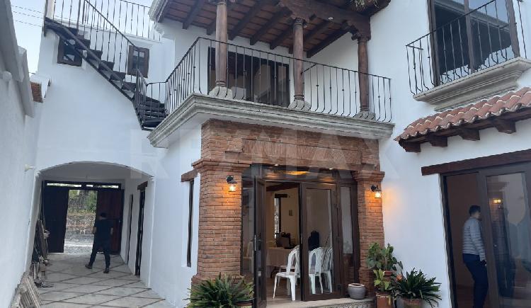 Hermosa Casa en Venta en Antigua Gardens