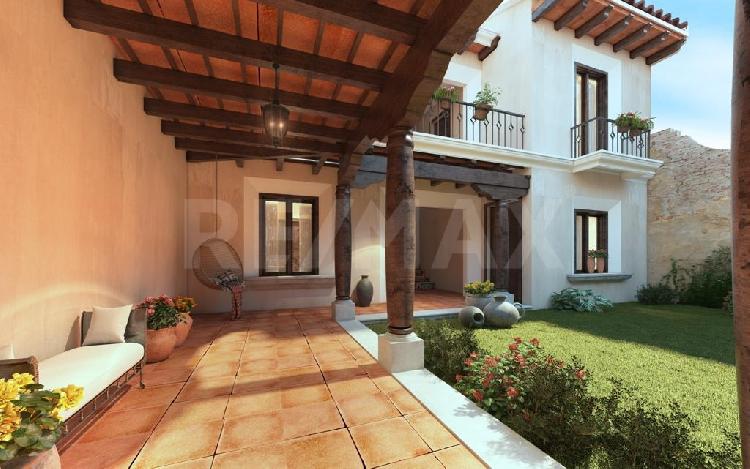 PRECIOSA CASA EN VENTA EN HACIENDA EL COMENDADOR