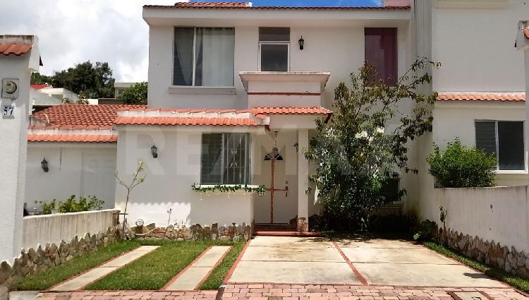 BONITA CASA EN VENTA EN CHOACORRAL
