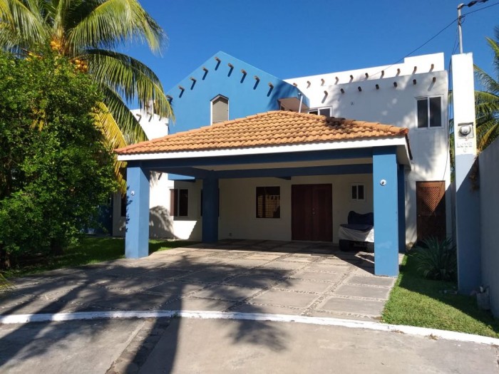 Casa de playa en venta, Condominio Altamar, Chulamar. 