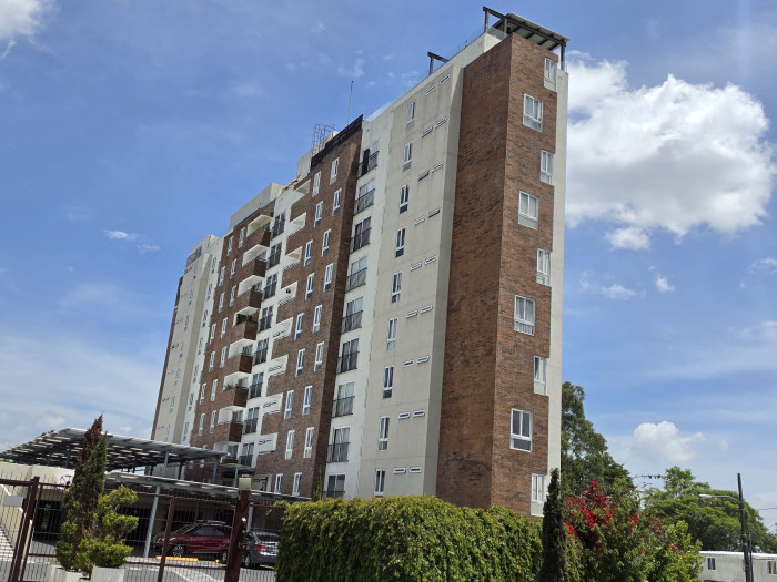 APARTAMENTO EN RENTA EN VISTAS DE LAS CHARCAS ZONA 11 - Image 1