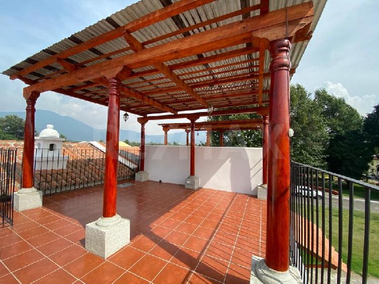 Bonita Villa en Venta en San Bartolomé Becerra, Antigua