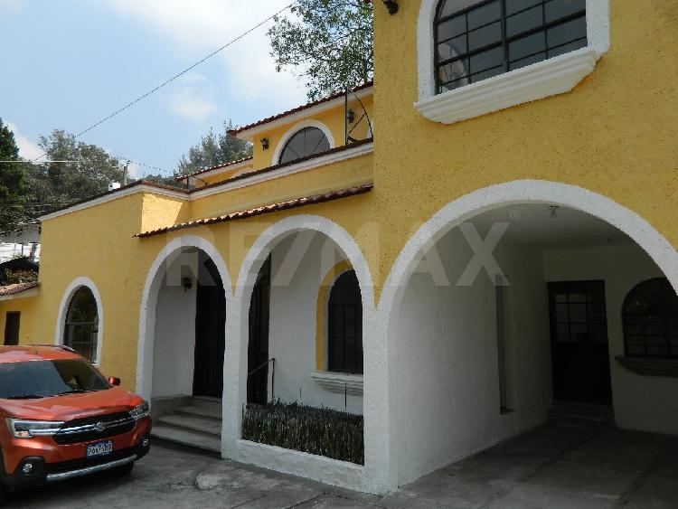 BONITA CASA EN VENTA EN SAN LUCAS, SACATEPÈQUEZ