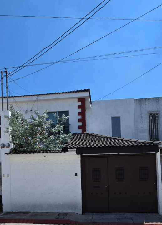 Casa en venta en Residencial zona 2 de Villa Nueva - Image 1