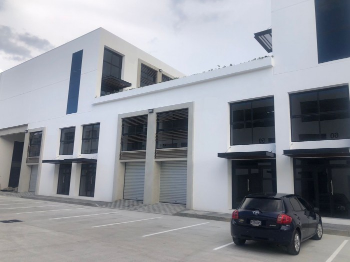 Ofibodega en renta InterNaranjo Empresarial z4 de Mixco