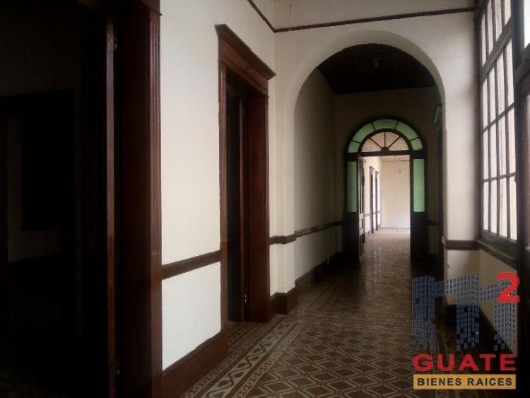 Casa de 632.18 m2 de construcción en Renta, Zona 01