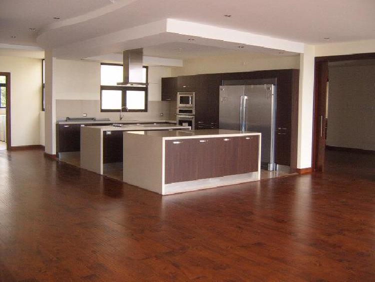 Venta de Penthouse en Edificio Cupertino, Muxbal.