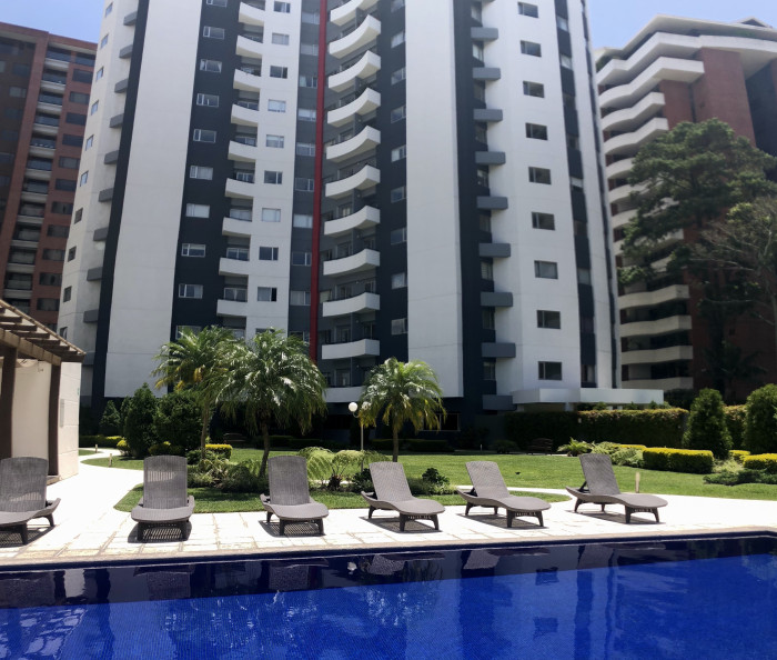 Apartamento en venta, Edificio Attica II, zona 14. 