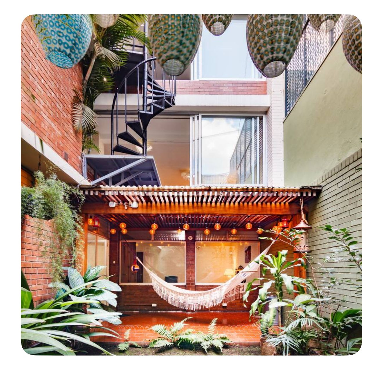 Edificio de Tres Niveles en renta Zona 4 Guatemala