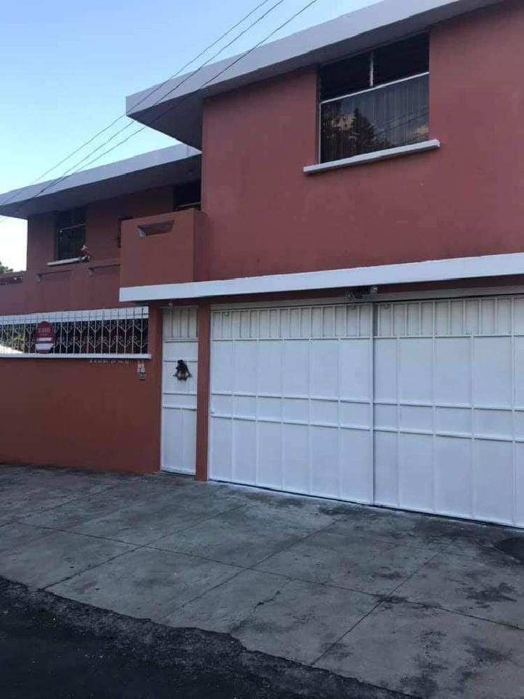 GANGA! Venta de casa con amplio jardín, San Cristobal